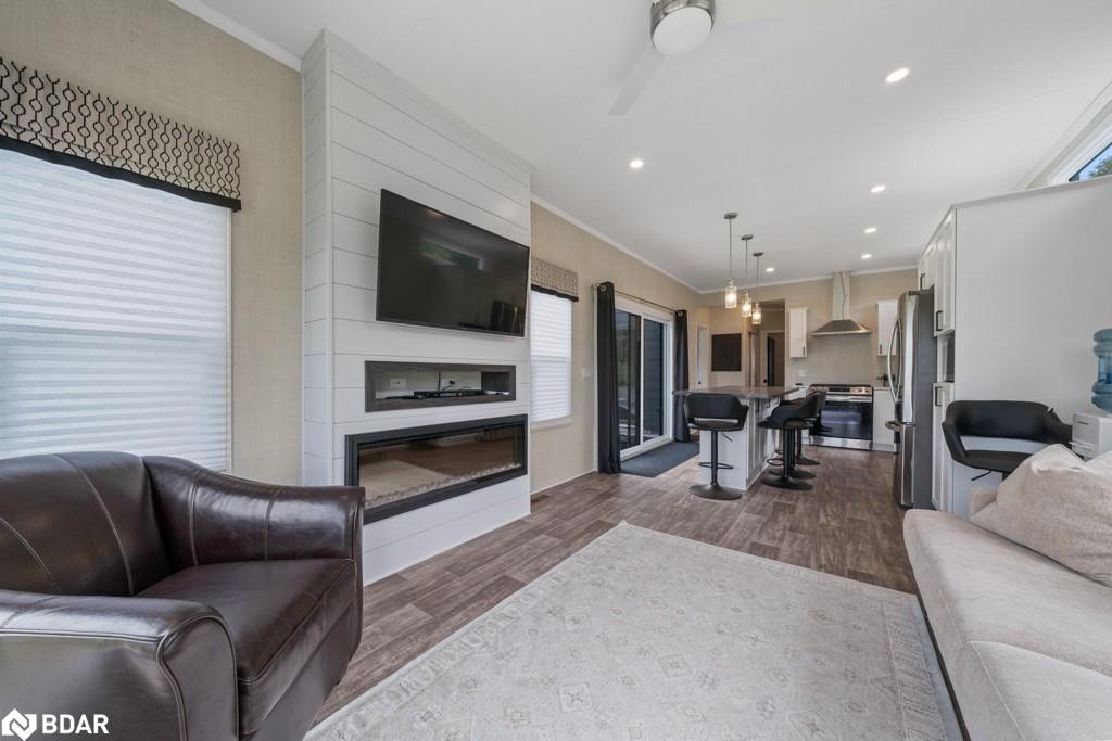 1366 Rosseau Lake Rd 2, Muskoka Lakes, ON - Indoor Photo Showing Living Room With Fireplace