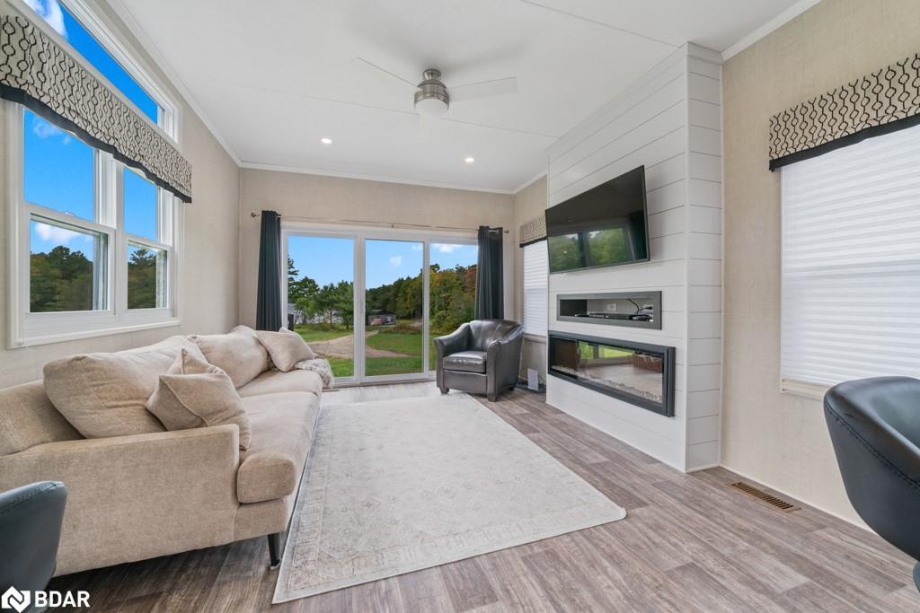 1366 Rosseau Lake Rd 2, Muskoka Lakes, ON - Indoor Photo Showing Living Room With Fireplace