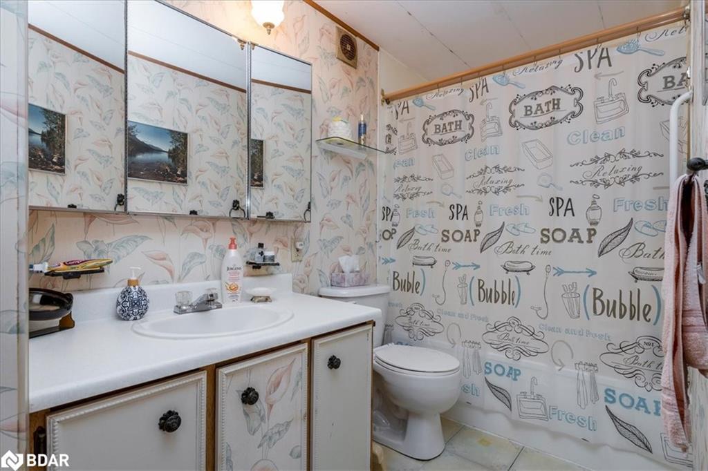 10 Mimosa Crescent, Innisfil, ON - Indoor Photo Showing Bathroom