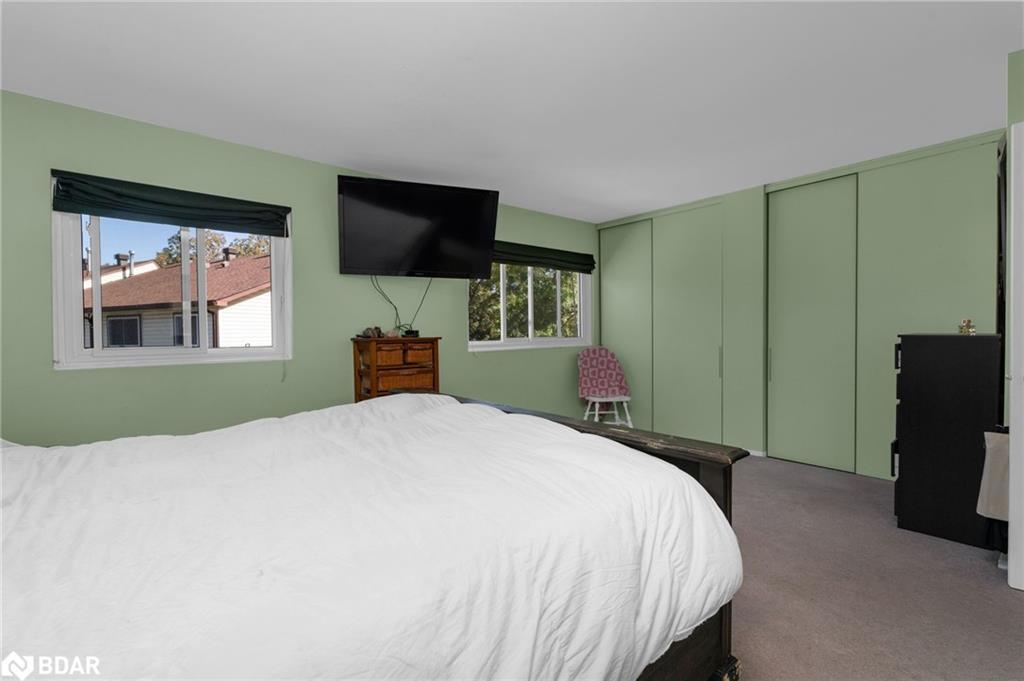 68-28 Donald Street, Barrie, ON - Indoor Photo Showing Bedroom