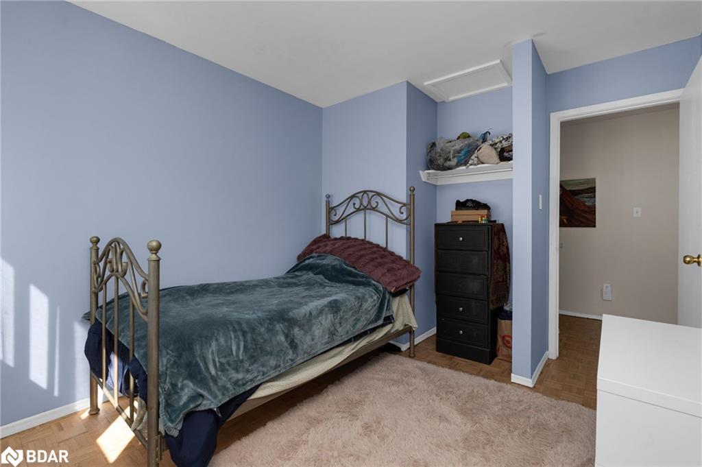 68-28 Donald Street, Barrie, ON - Indoor Photo Showing Bedroom