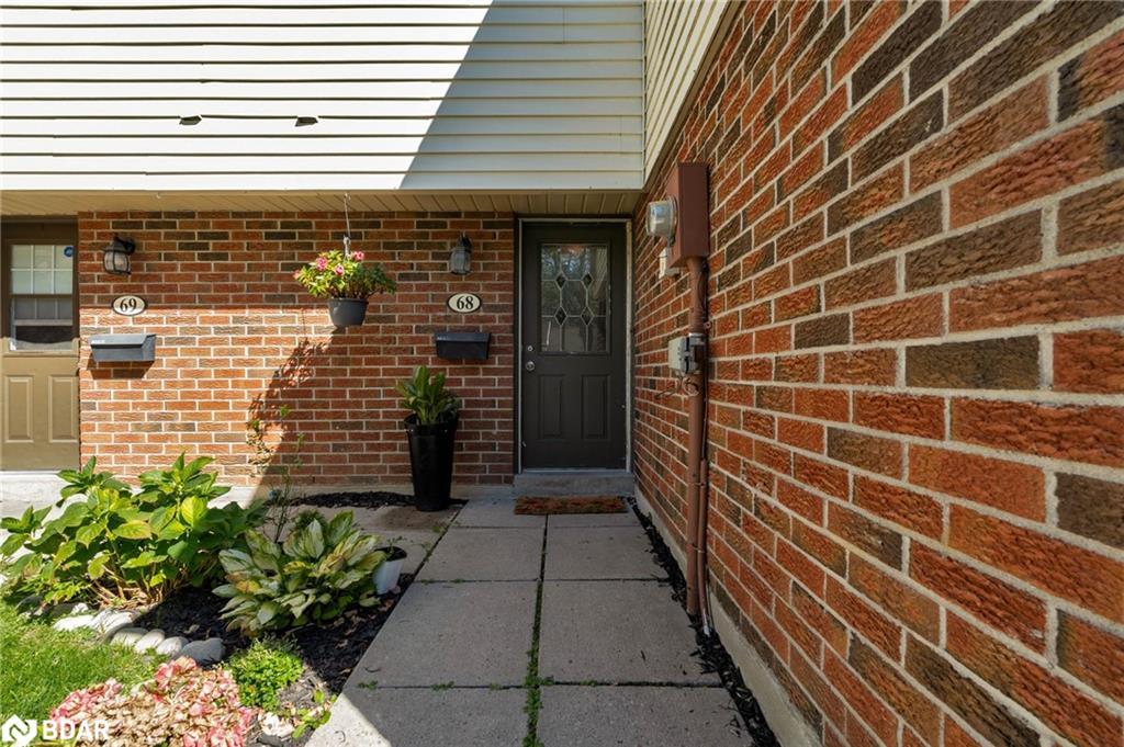 68-28 Donald Street, Barrie, ON - Outdoor With Exterior