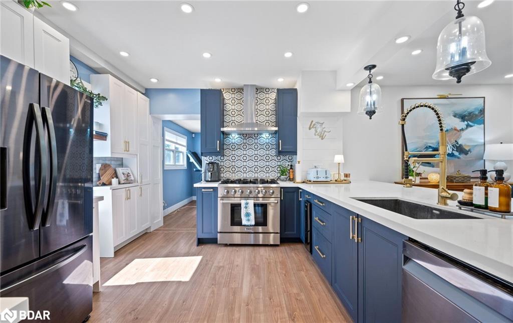 265 Arthur Street, Acton, ON - Indoor Photo Showing Kitchen With Upgraded Kitchen