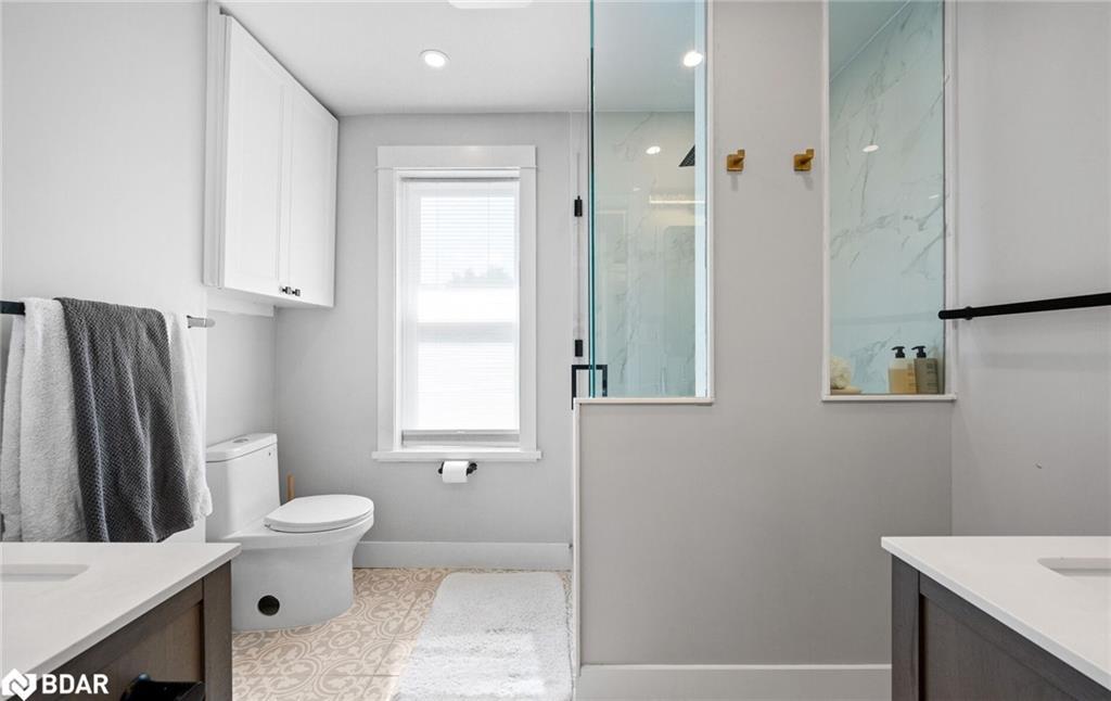 265 Arthur Street, Acton, ON - Indoor Photo Showing Bathroom