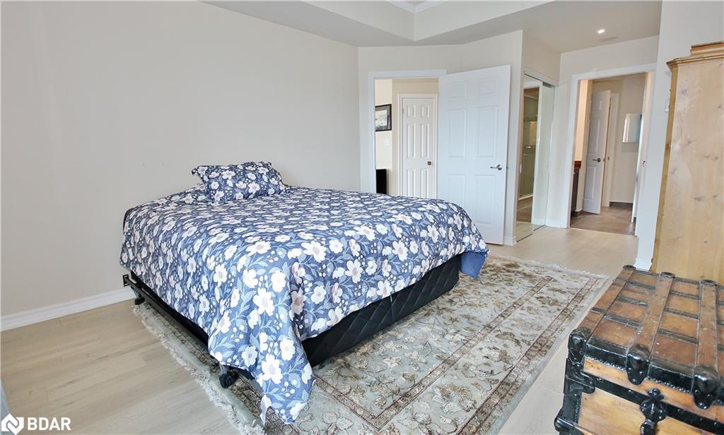 511-37 Ellen Street Street, Barrie, ON - Indoor Photo Showing Bedroom
