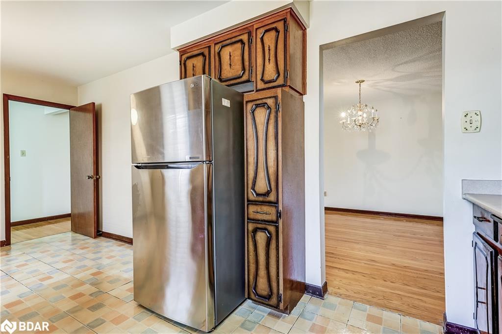 260 Apache Trail, Toronto, ON - Indoor Photo Showing Kitchen