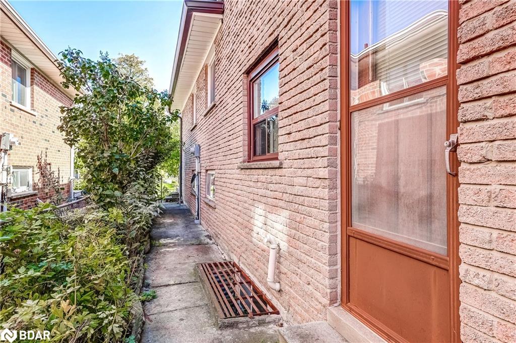 260 Apache Trail, Toronto, ON - Outdoor