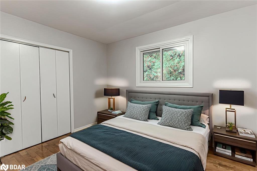 537 Huronia Road, Barrie, ON - Indoor Photo Showing Bedroom