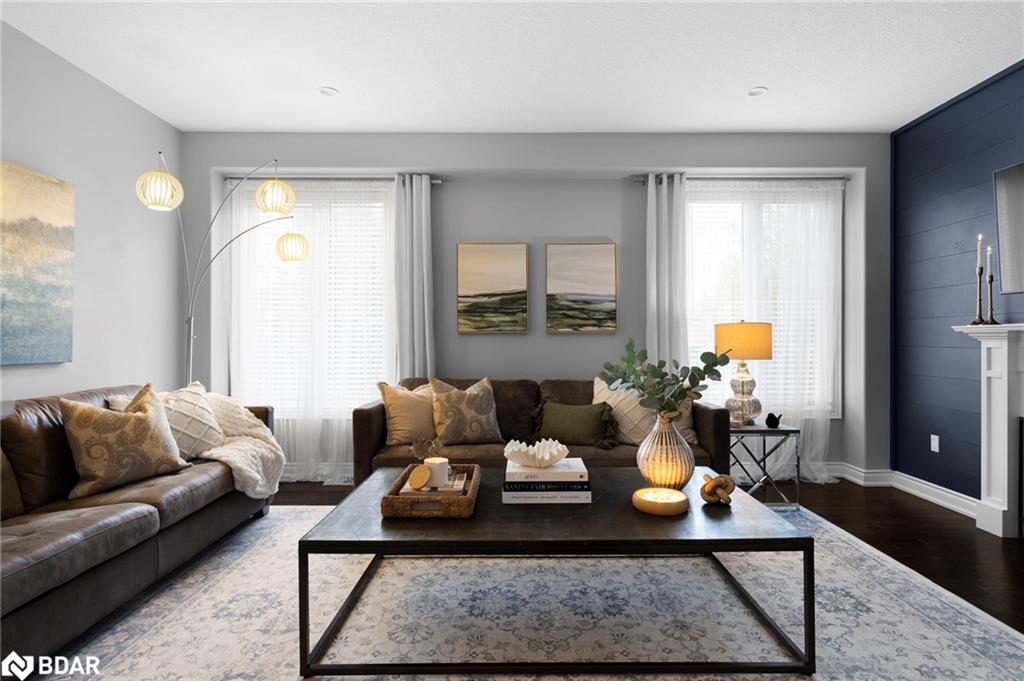 120 Jewel House Lane, Barrie, ON - Indoor Photo Showing Living Room