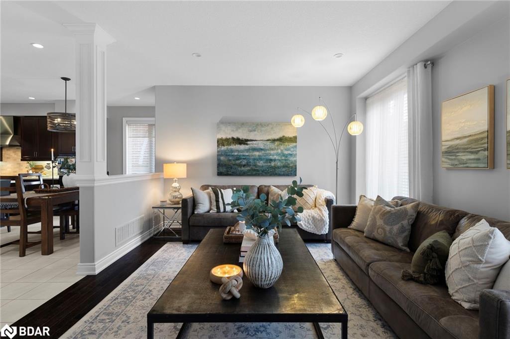 120 Jewel House Lane, Barrie, ON - Indoor Photo Showing Living Room