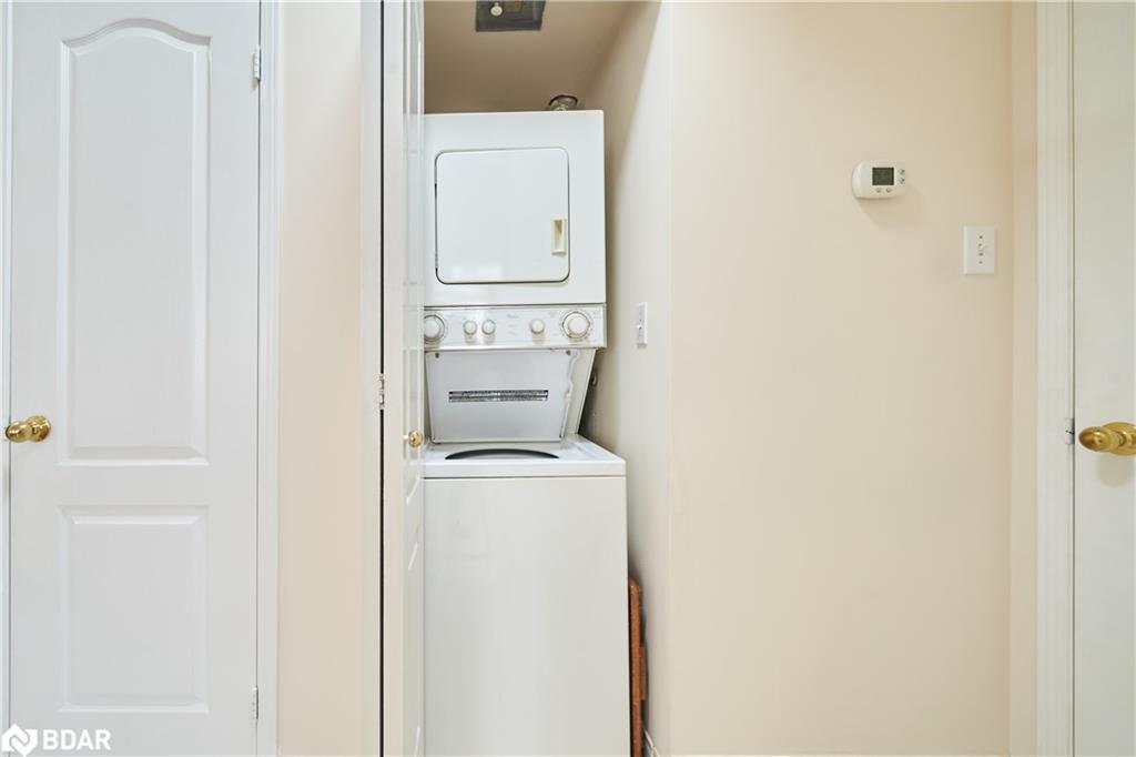 205-2874 Keele Street, Toronto, ON - Indoor Photo Showing Laundry Room