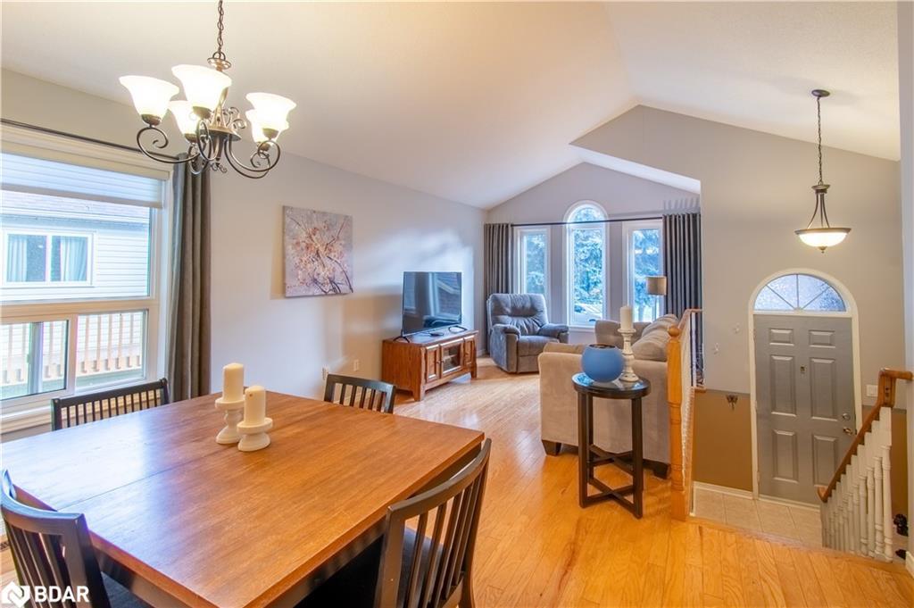68 Dyer Drive, Wasaga Beach, ON - Indoor Photo Showing Dining Room