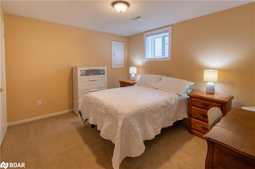 68 Dyer Drive, Wasaga Beach, ON - Indoor Photo Showing Bedroom