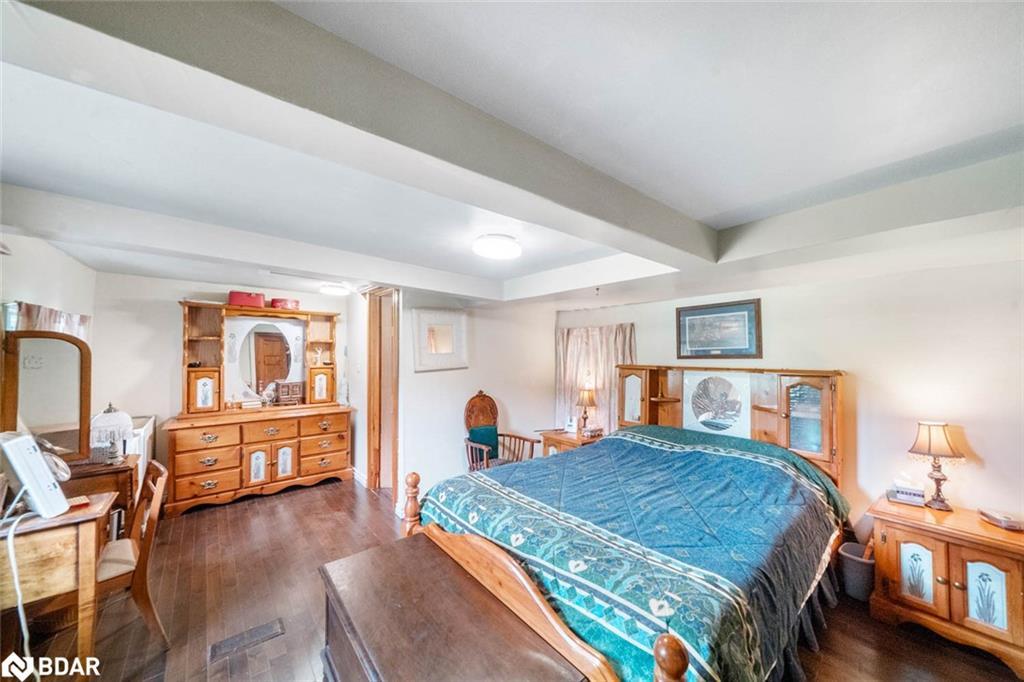 1291 Muskoka Rd 118 W, Bracebridge, ON - Indoor Photo Showing Bedroom