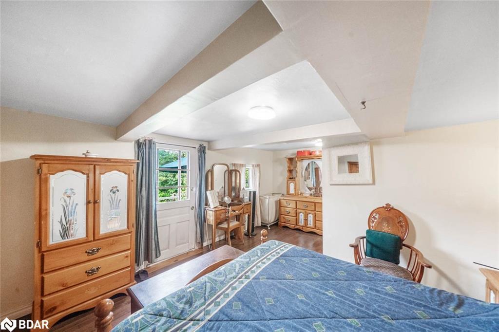 1291 Muskoka Rd 118 W, Bracebridge, ON - Indoor Photo Showing Bedroom