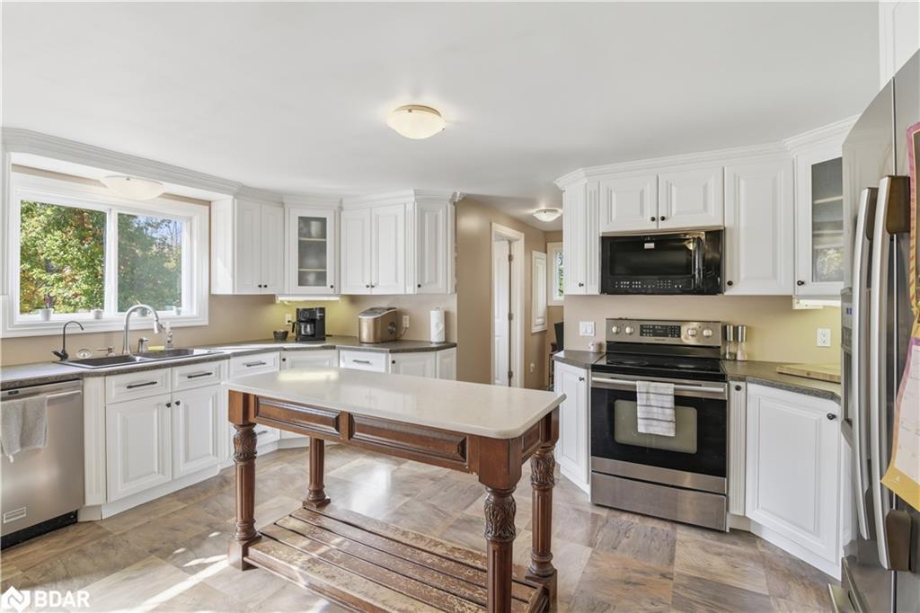 122 County Road 4, Douro, ON - Indoor Photo Showing Kitchen With Double Sink