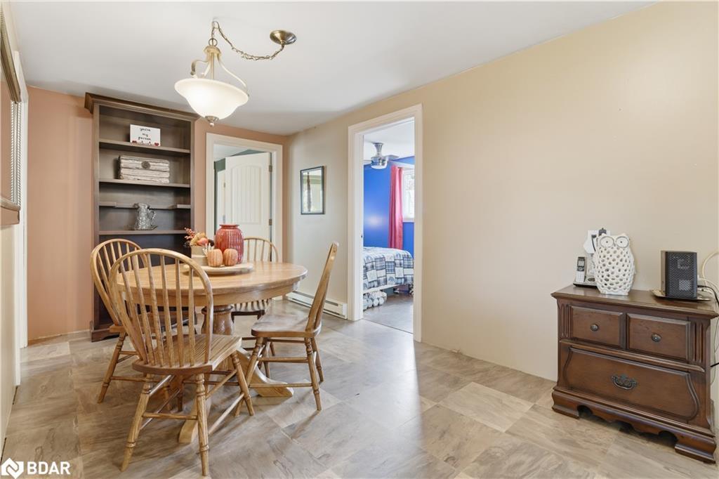 122 County Road 4, Douro, ON - Indoor Photo Showing Dining Room