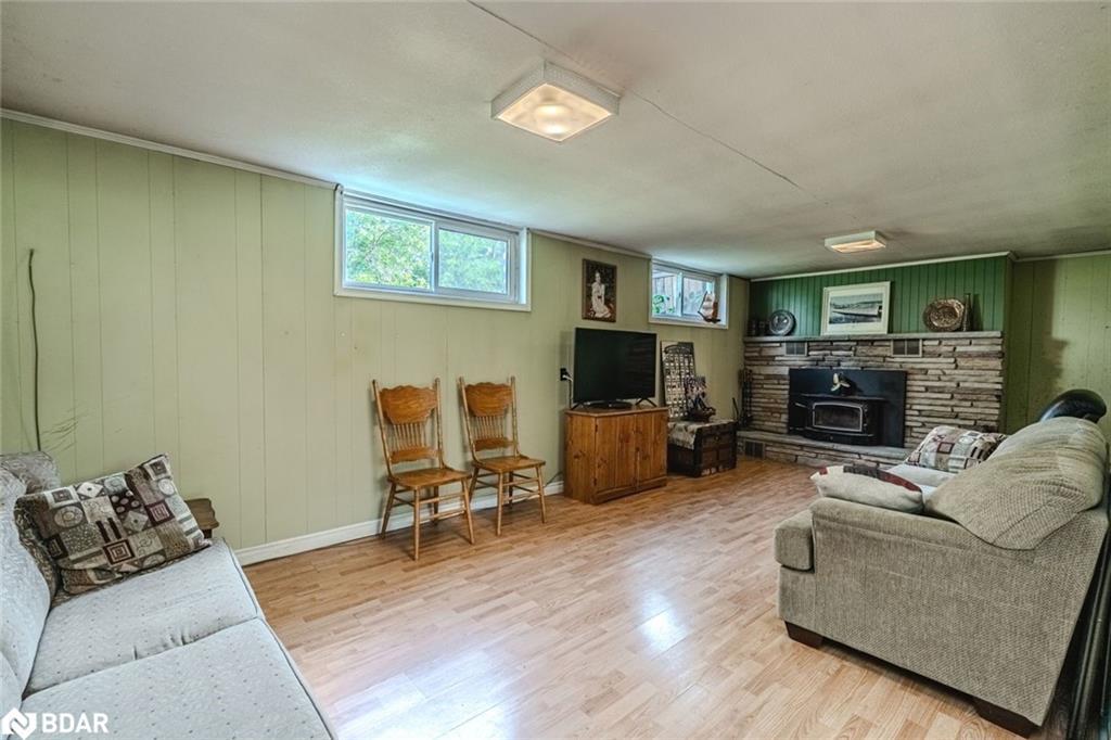 250 Sunnybrae Avenue, Innisfil, ON - Indoor With Fireplace