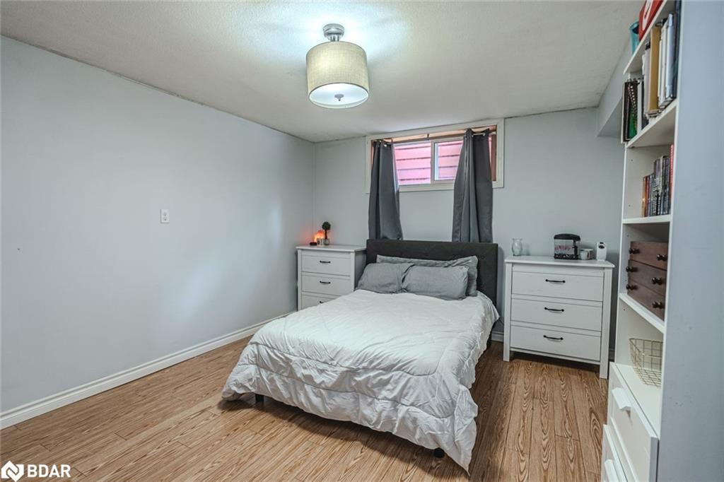 250 Sunnybrae Avenue, Innisfil, ON - Indoor Photo Showing Bedroom