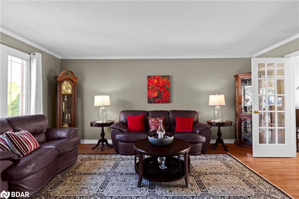 292 Leacock Drive, Barrie, ON - Indoor Photo Showing Living Room