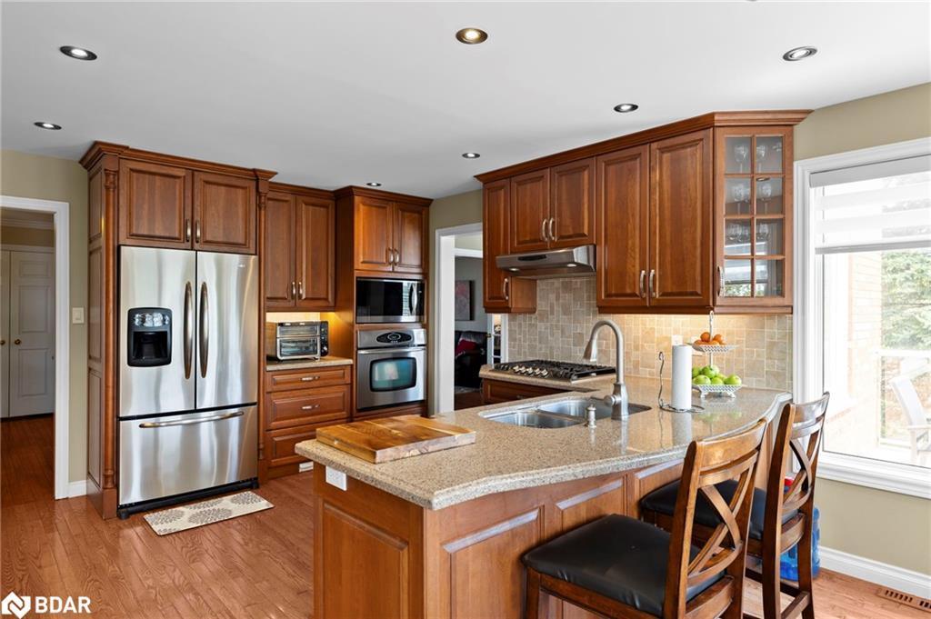 292 Leacock Drive, Barrie, ON - Indoor Photo Showing Kitchen With Double Sink