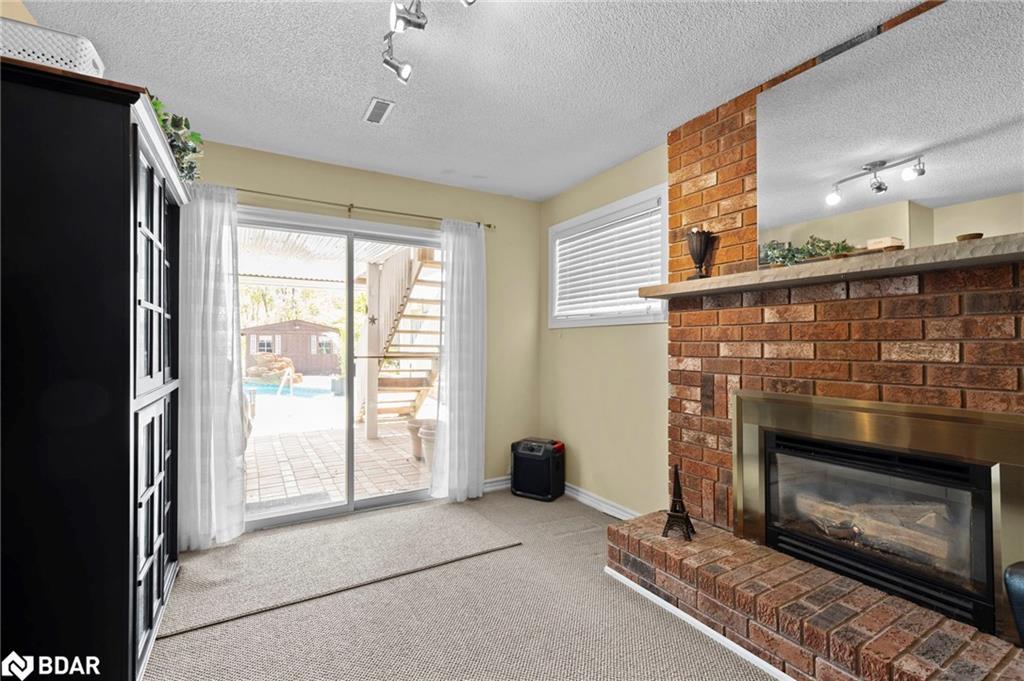 292 Leacock Drive, Barrie, ON - Indoor Photo Showing Living Room With Fireplace