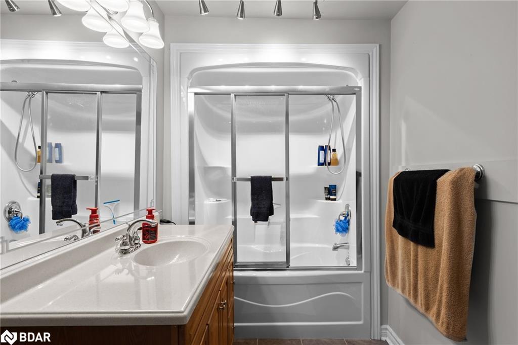 292 Leacock Drive, Barrie, ON - Indoor Photo Showing Bathroom