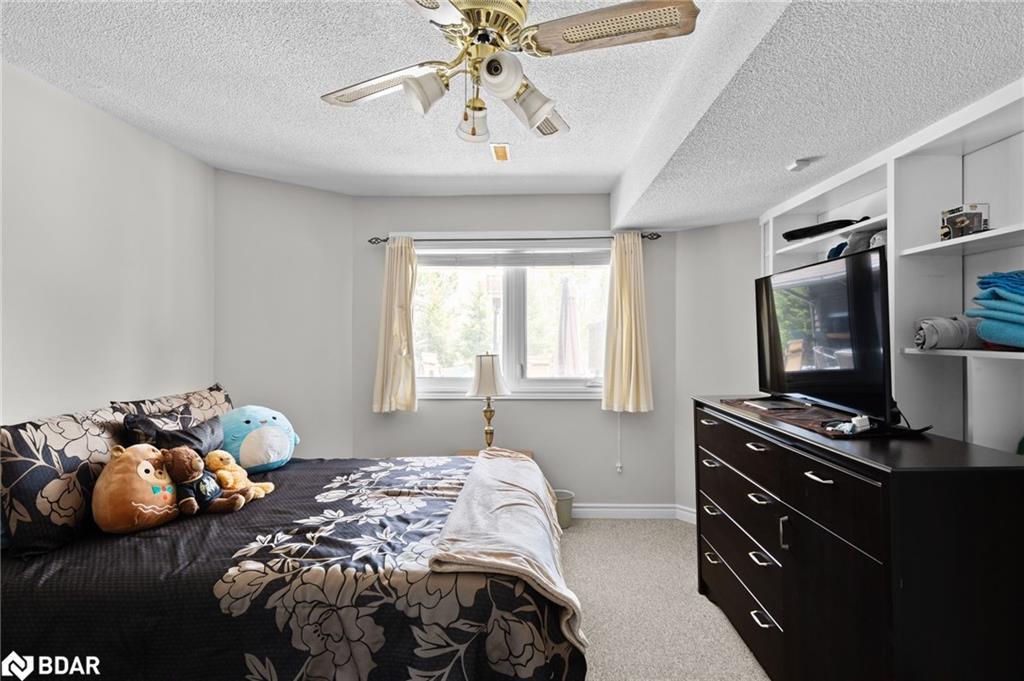 292 Leacock Drive, Barrie, ON - Indoor Photo Showing Bedroom