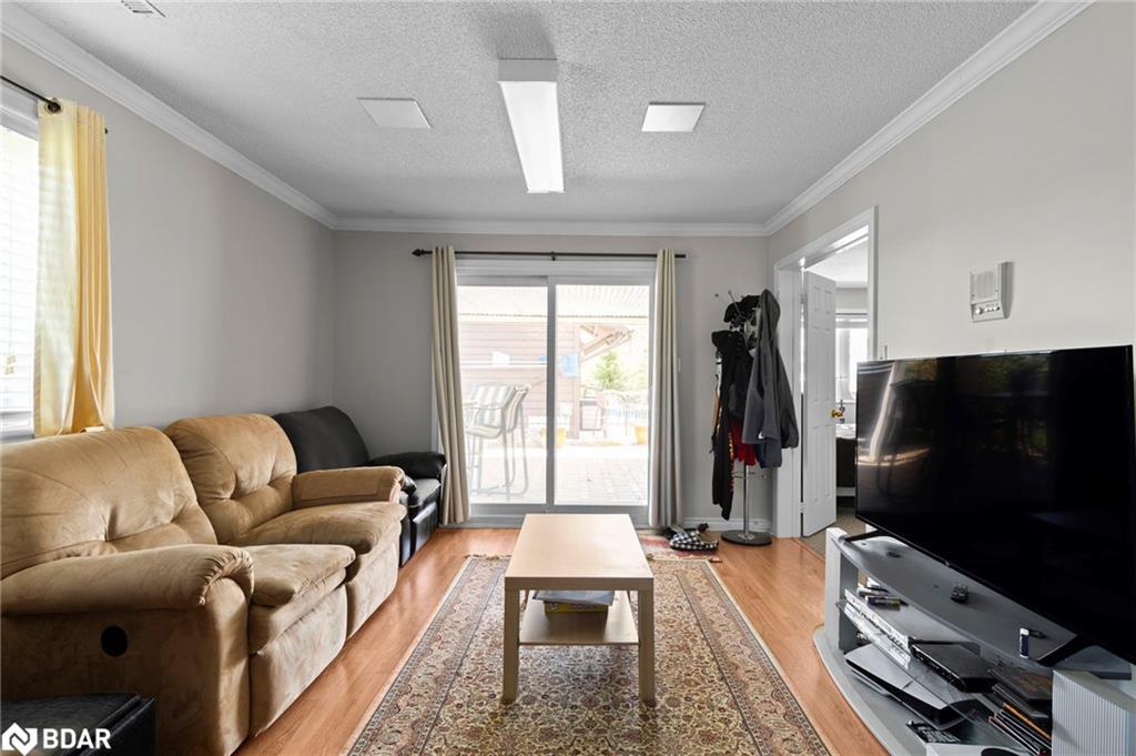 292 Leacock Drive, Barrie, ON - Indoor Photo Showing Living Room