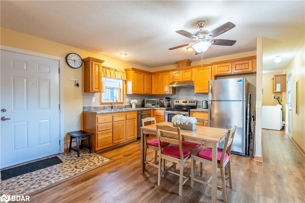 41 Cedarbush Crescent Pvt Crescent, Puslinch, ON - Indoor Photo Showing Kitchen With Stainless Steel Kitchen