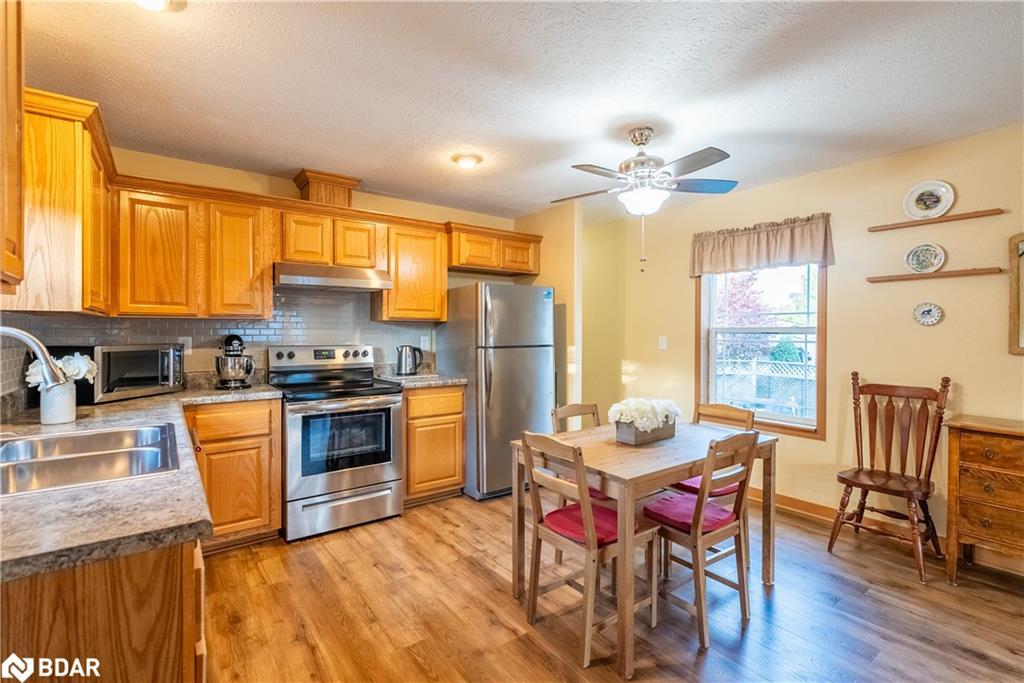41 Cedarbush Crescent Pvt Crescent, Puslinch, ON - Indoor Photo Showing Kitchen With Stainless Steel Kitchen With Double Sink