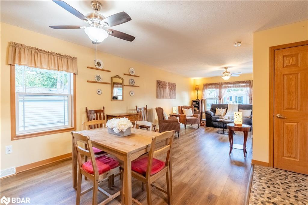 41 Cedarbush Crescent Pvt Crescent, Puslinch, ON - Indoor Photo Showing Dining Room