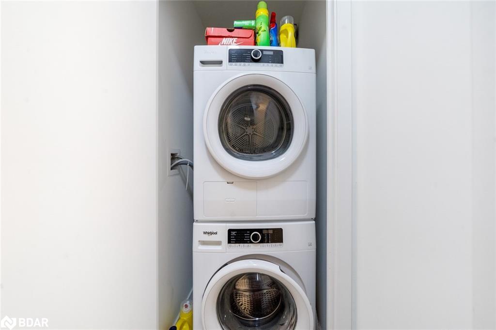 114-681 Yonge Street, Barrie, ON - Indoor Photo Showing Laundry Room