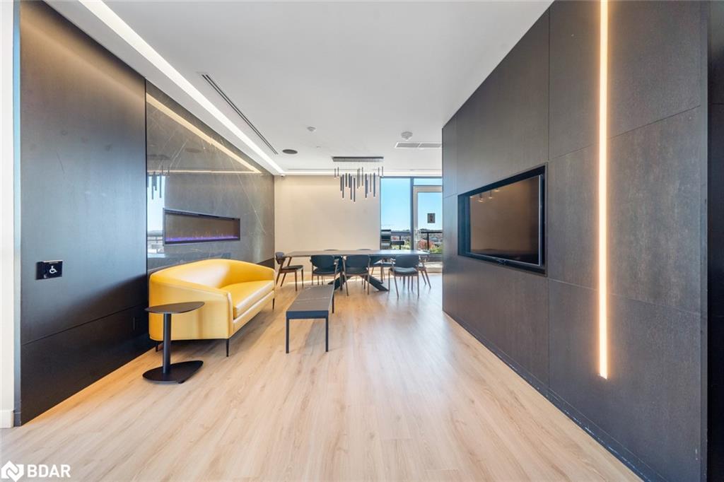 114-681 Yonge Street, Barrie, ON - Indoor Photo Showing Other Room