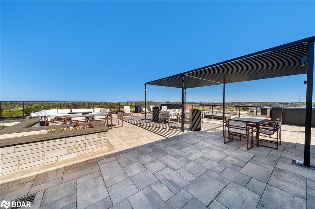 114-681 Yonge Street, Barrie, ON - Outdoor