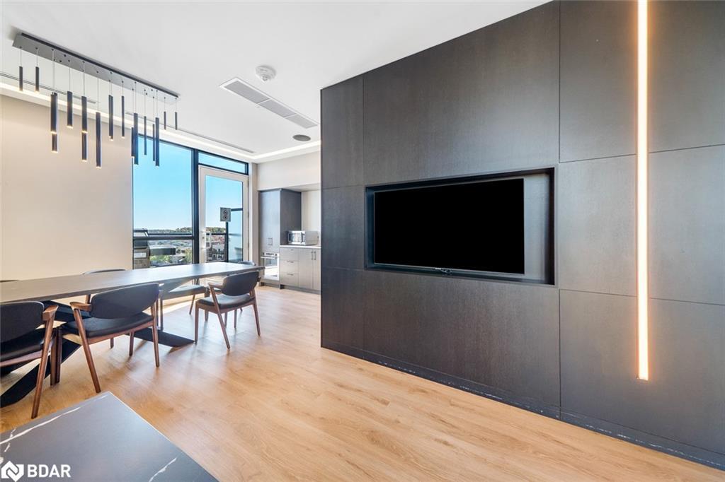 114-681 Yonge Street, Barrie, ON - Indoor