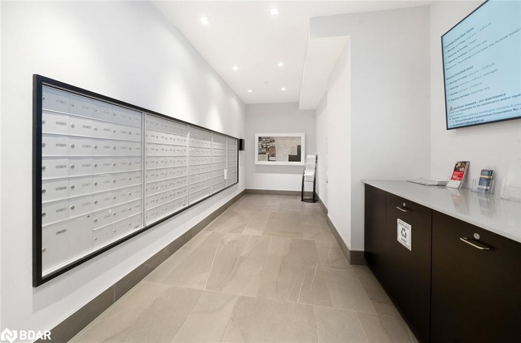 114-681 Yonge Street, Barrie, ON - Indoor Photo Showing Other Room