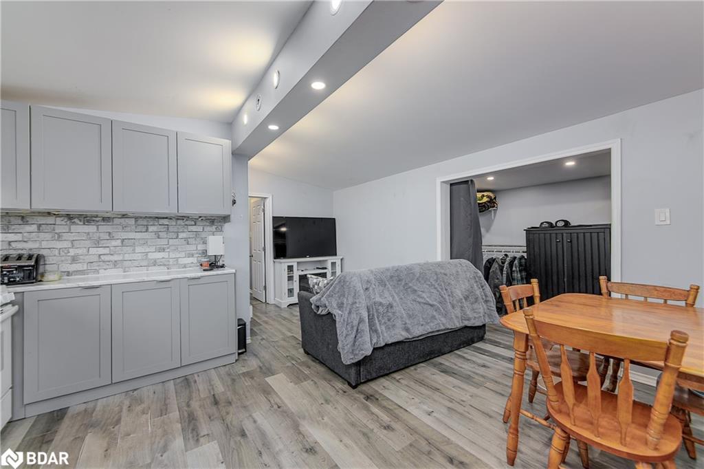 7 60Th Street S, Wasaga Beach, ON - Indoor