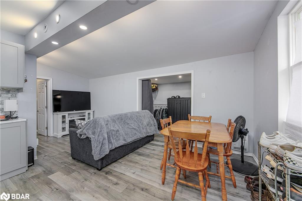 7 60Th Street S, Wasaga Beach, ON - Indoor Photo Showing Dining Room
