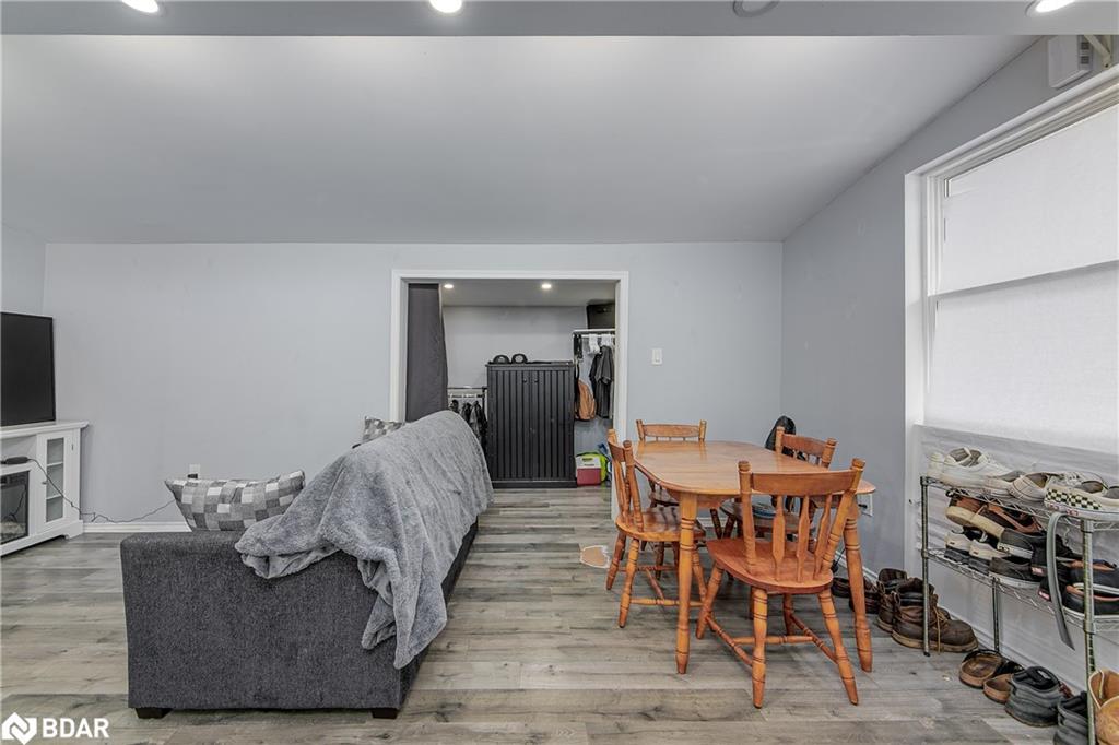 7 60Th Street S, Wasaga Beach, ON - Indoor