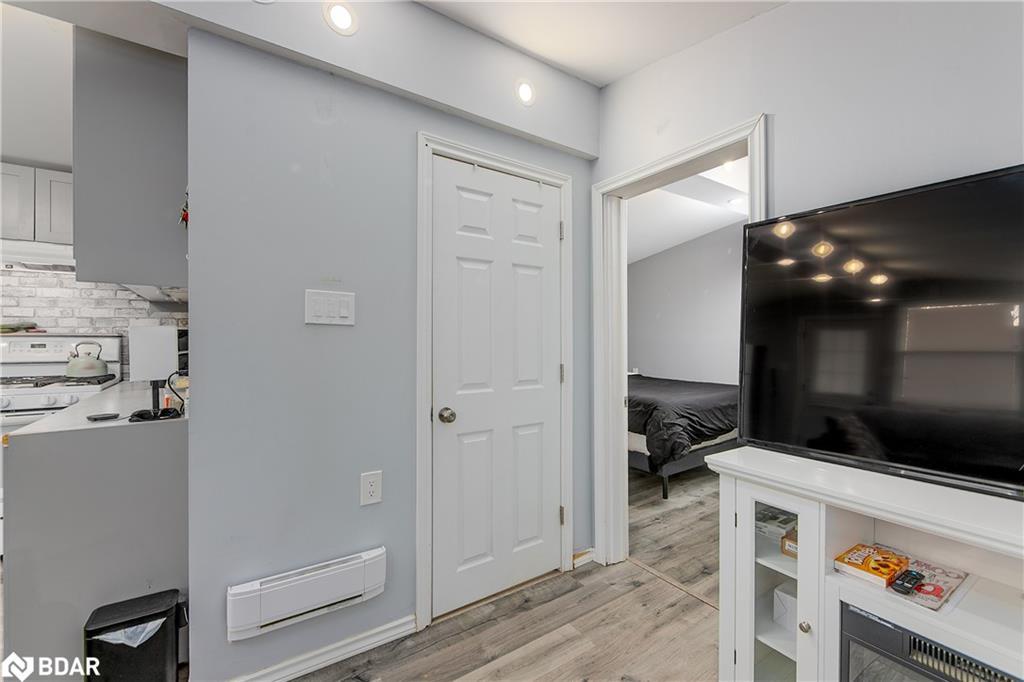 7 60Th Street S, Wasaga Beach, ON - Indoor Photo Showing Other Room