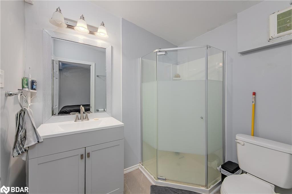 7 60Th Street S, Wasaga Beach, ON - Indoor Photo Showing Bathroom