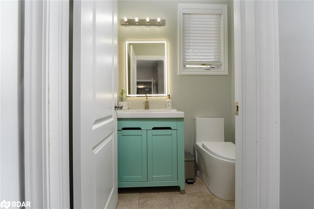 2199 Dawson Crescent, Innisfil, ON - Indoor Photo Showing Bathroom