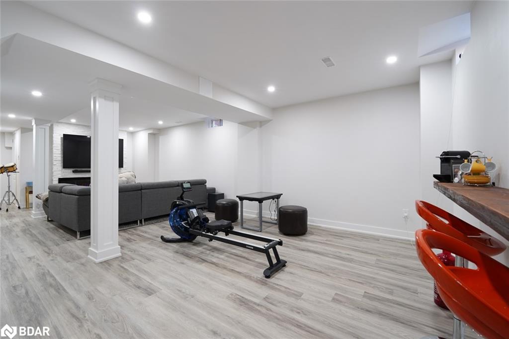 2199 Dawson Crescent, Innisfil, ON - Indoor