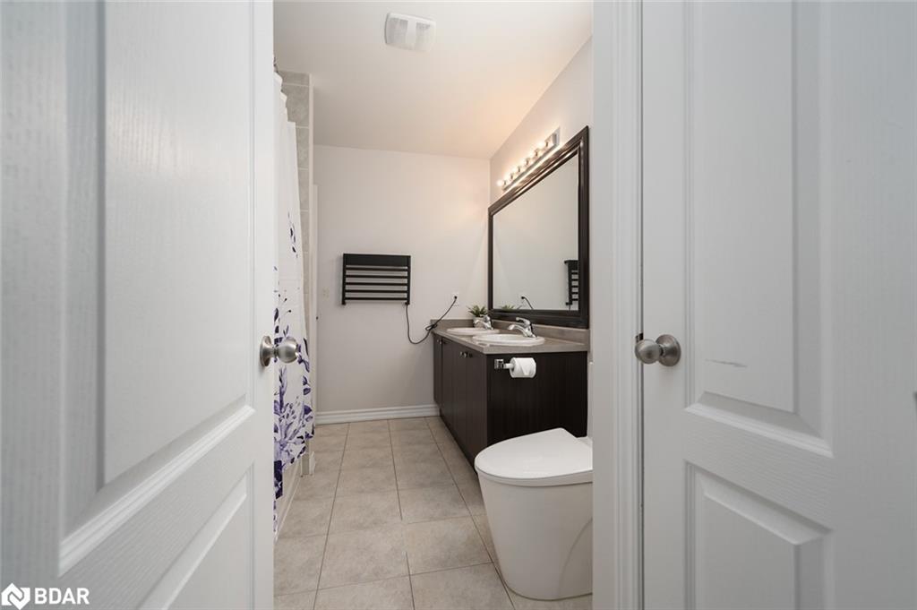 2199 Dawson Crescent, Innisfil, ON - Indoor Photo Showing Bathroom
