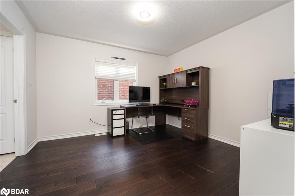 2199 Dawson Crescent, Innisfil, ON - Indoor