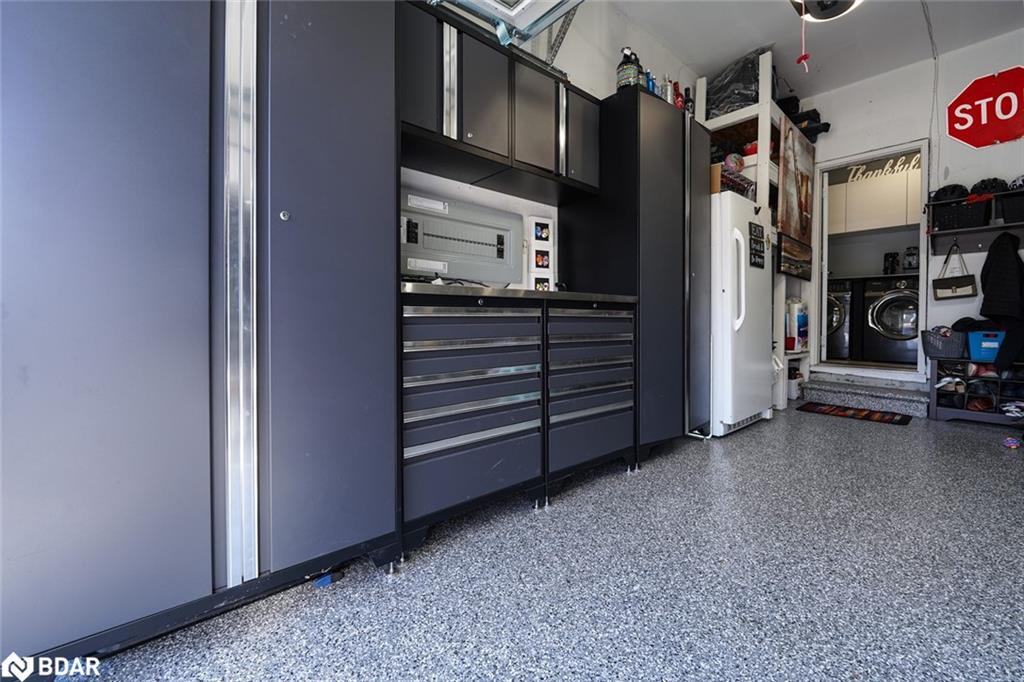 2199 Dawson Crescent, Innisfil, ON - Indoor Photo Showing Other Room