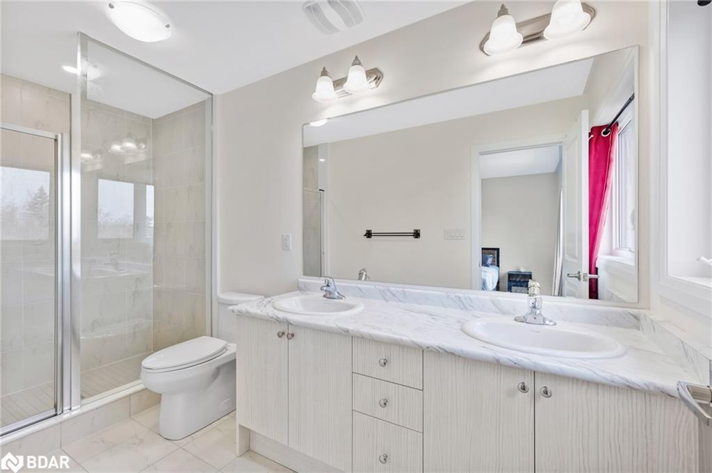 122 Turnberry Lane, Barrie, ON - Indoor Photo Showing Bathroom
