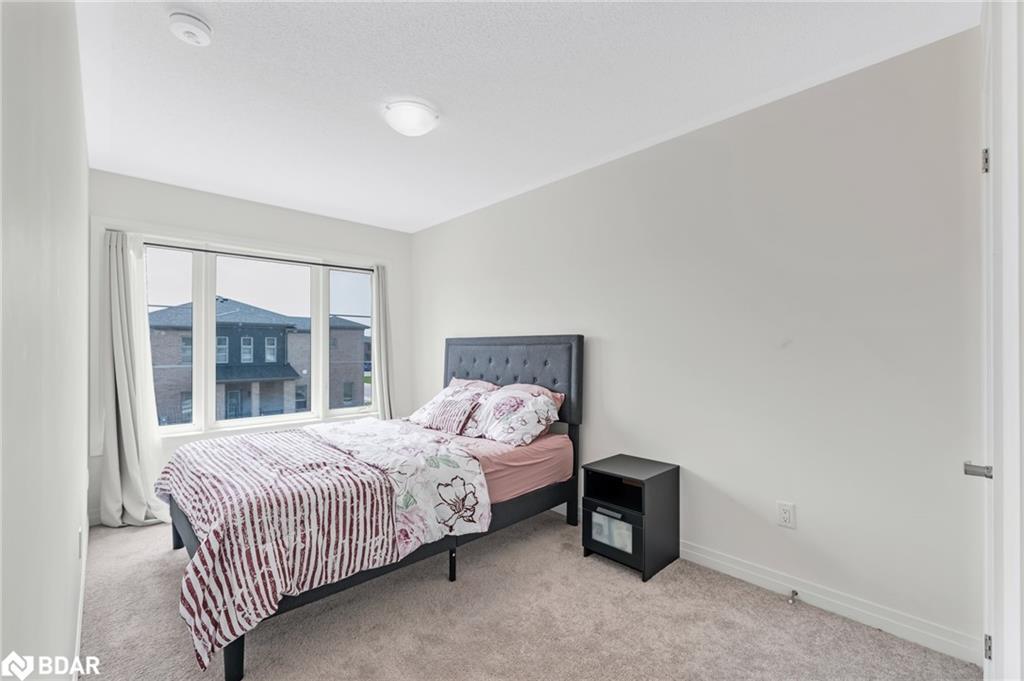 122 Turnberry Lane, Barrie, ON - Indoor Photo Showing Bedroom