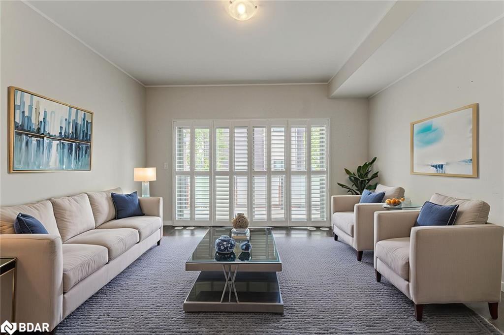 14-369 Essa Road, Barrie, ON - Indoor Photo Showing Living Room